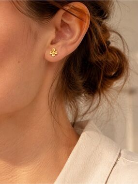 Gold Tone Four Petal Flower Stud Earrings Floral Botanical